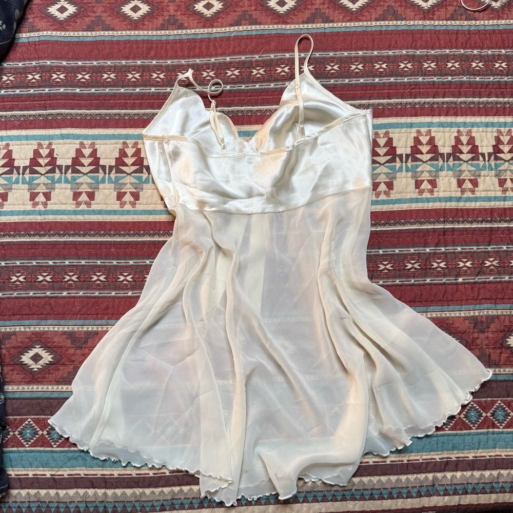 Vintage Elegant Cream Satin Slip size small - Picture 5 of 7